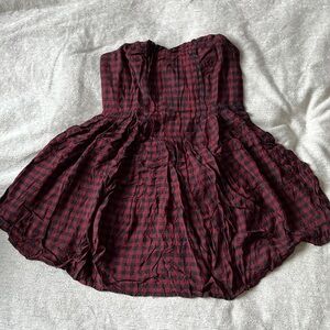 LAST CHANCE 
UO Strapless Babydoll Dress
